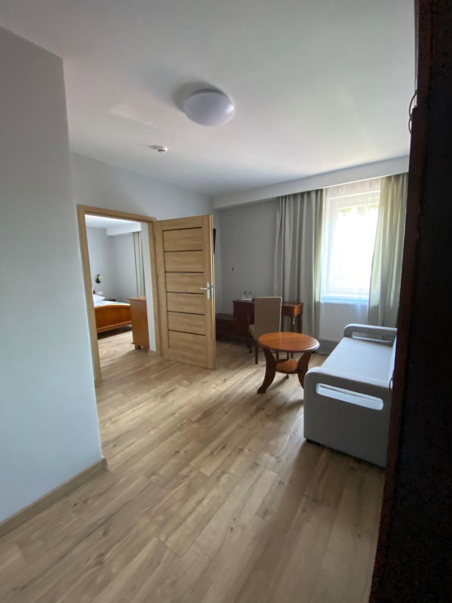 Hotel Kresowianka Konin  Extérieur photo