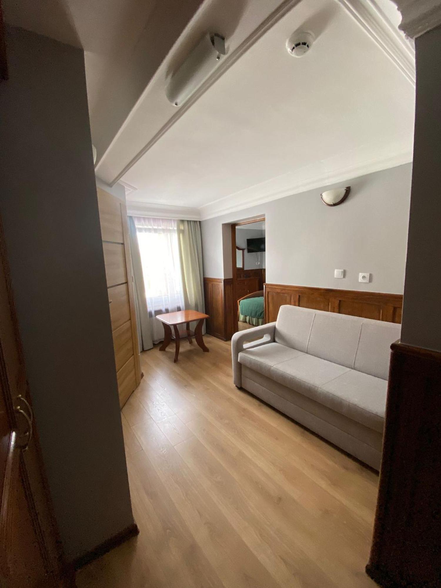 Hotel Kresowianka Konin  Extérieur photo